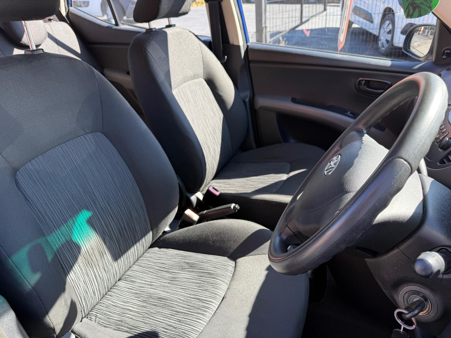 Used Hyundai i10 2011 for sale - 76802513: Photo 11