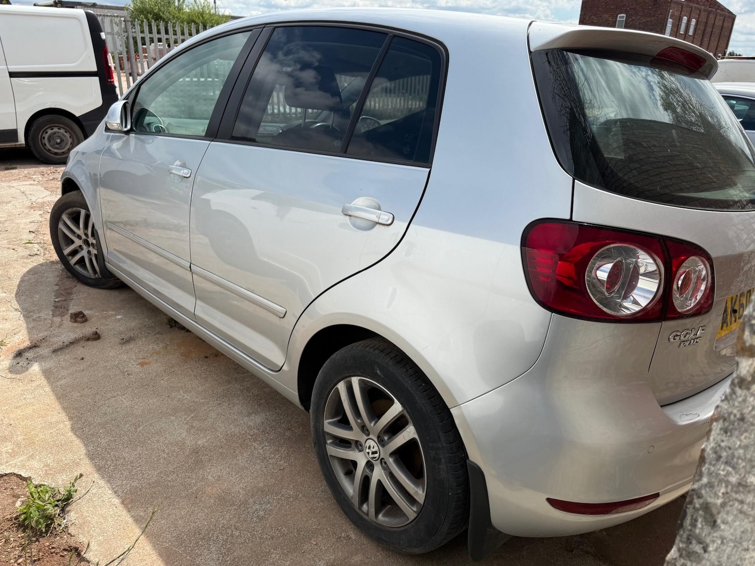 Used Volkswagen Golf Plus 2010 for sale - 77042310: Photo 3