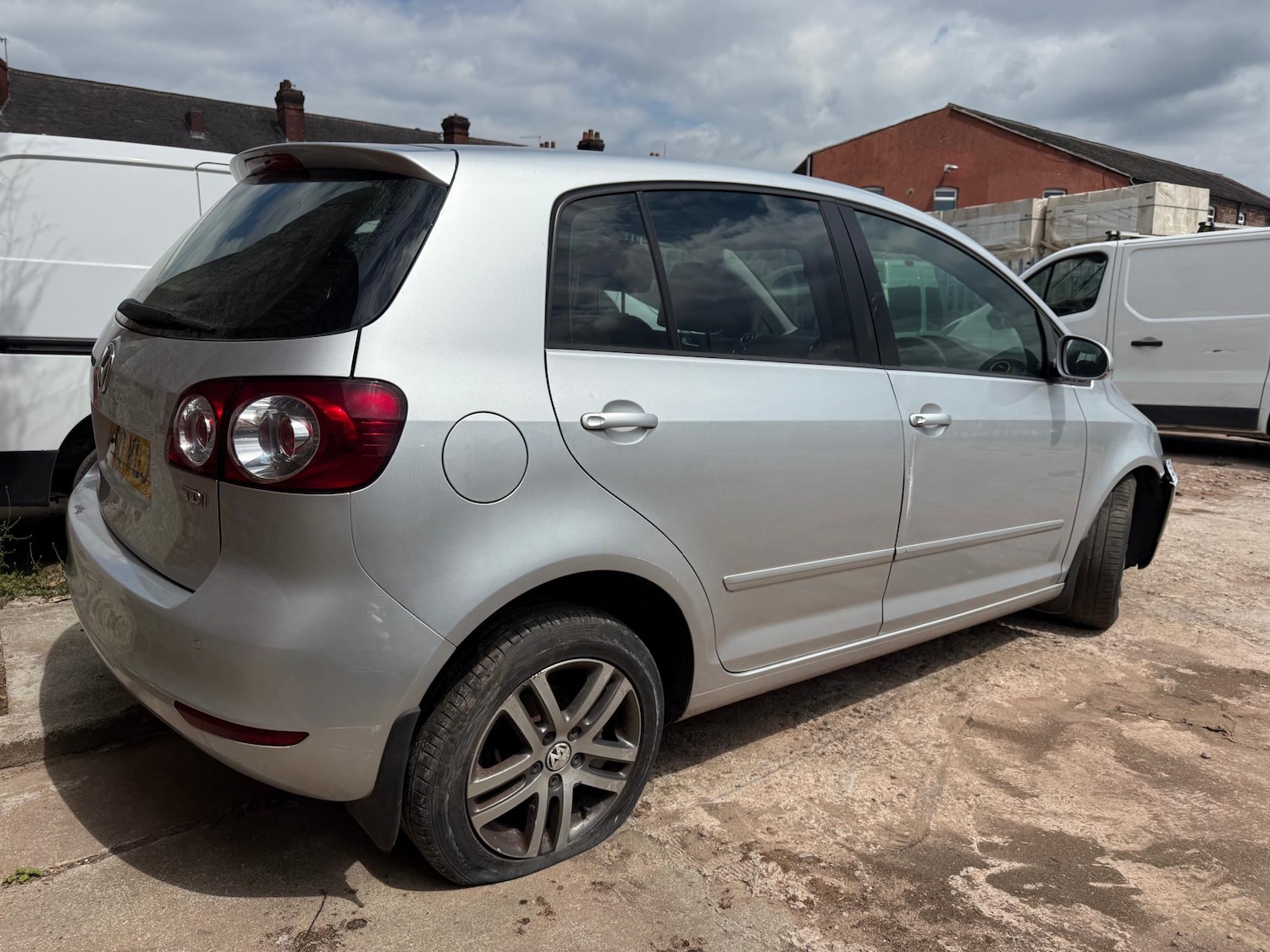 Used Volkswagen Golf Plus 2010 for sale - 77042310: Photo 4