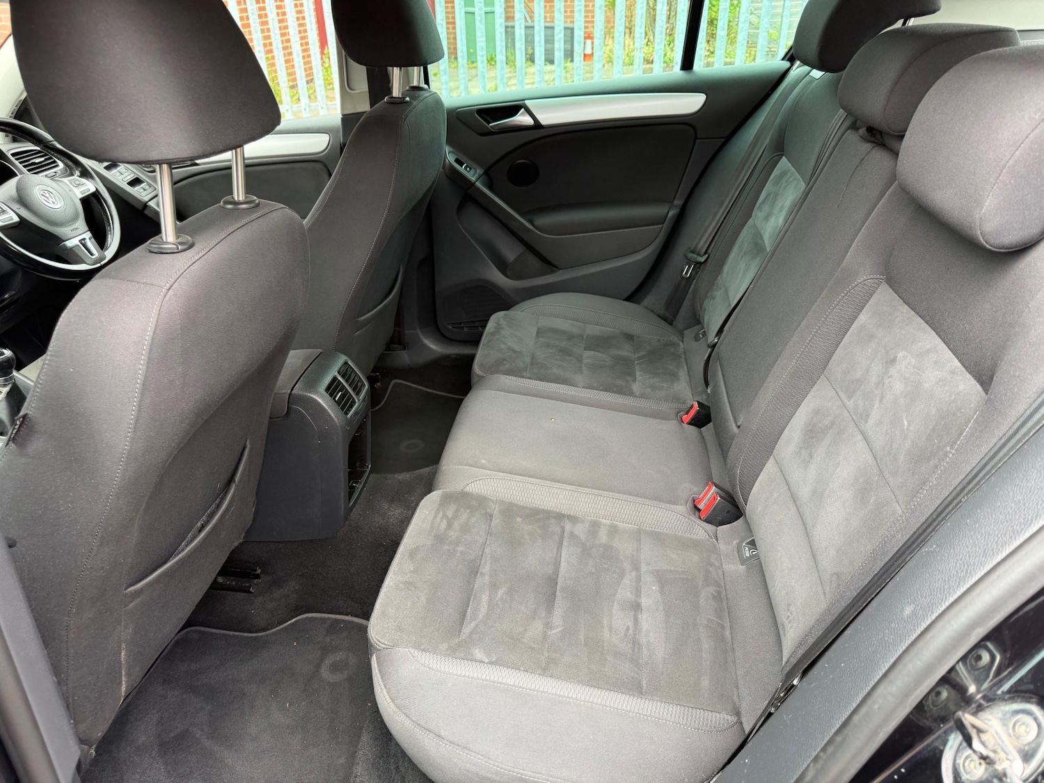 Used Volkswagen Golf 2010 for sale - 76802517: Photo 25