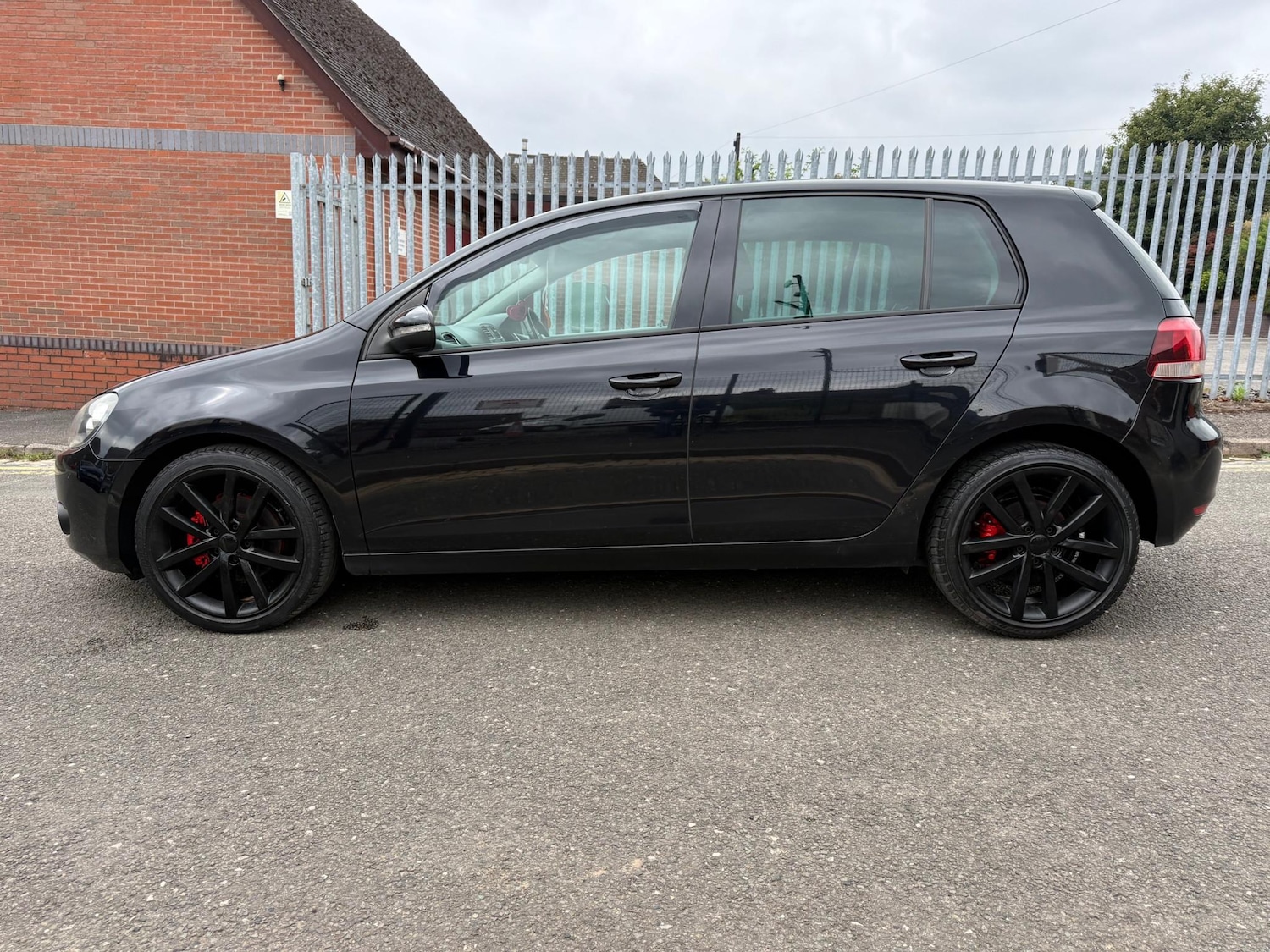 Used Volkswagen Golf 2010 for sale - 76802517: Photo 4