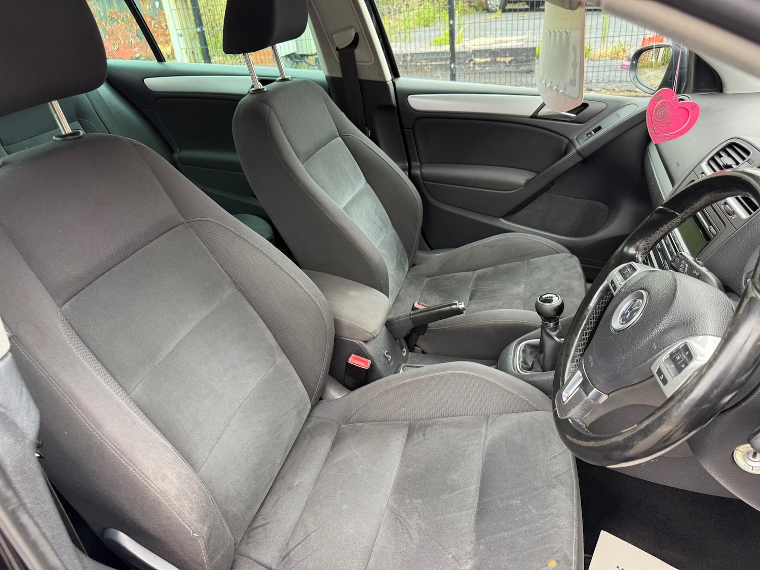 Used Volkswagen Golf 2010 for sale - 76802517: Photo 8