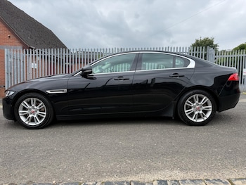 Used Jaguar XE 2019 for sale - 75226797: Photo