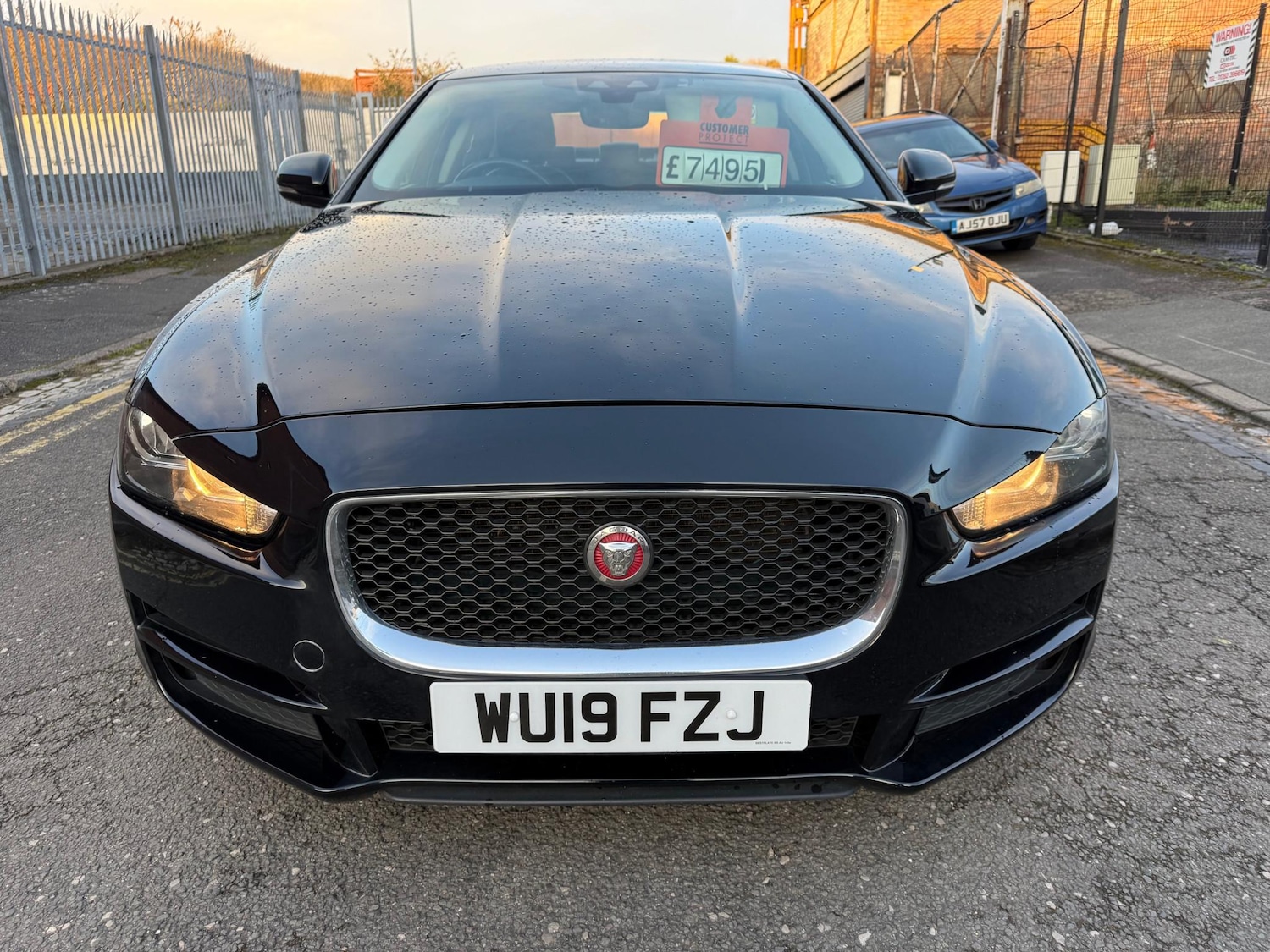 Used Jaguar XE 2019 for sale - 76798547: Photo 2