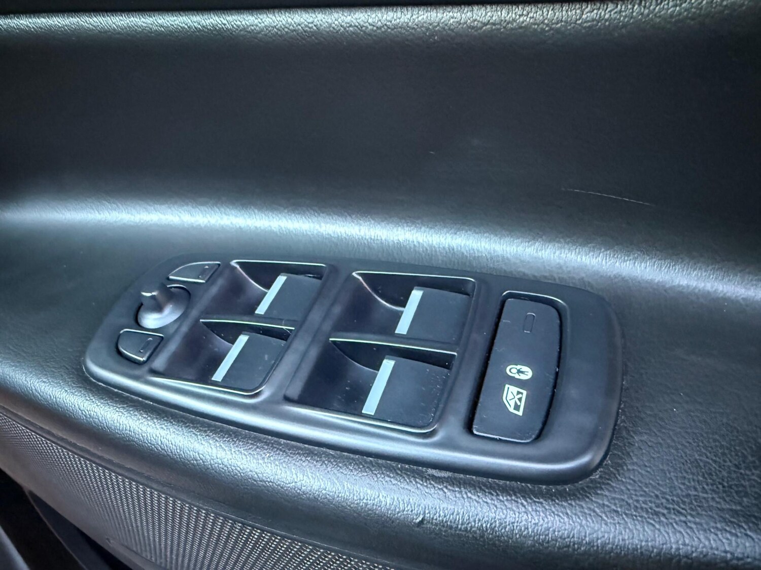 Used Jaguar XE 2019 for sale - 76798547: Photo 20