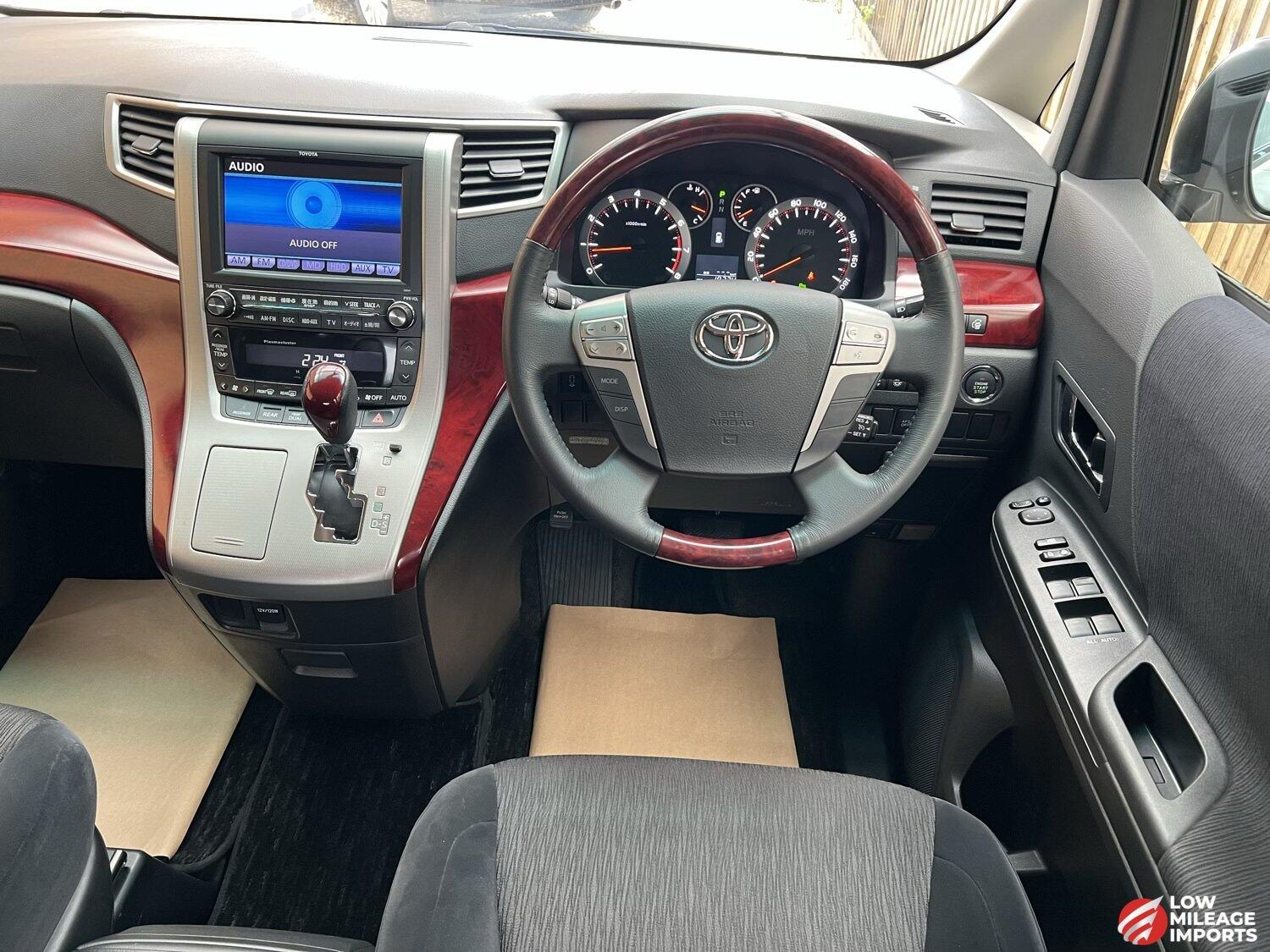 Used Toyota Alphard 2024 for sale - 76958844: Photo 12