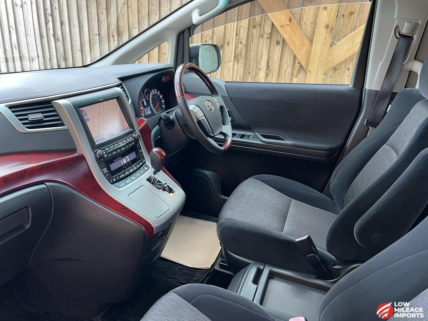 Used Toyota Alphard 2024 for sale - 76958844: Photo 15