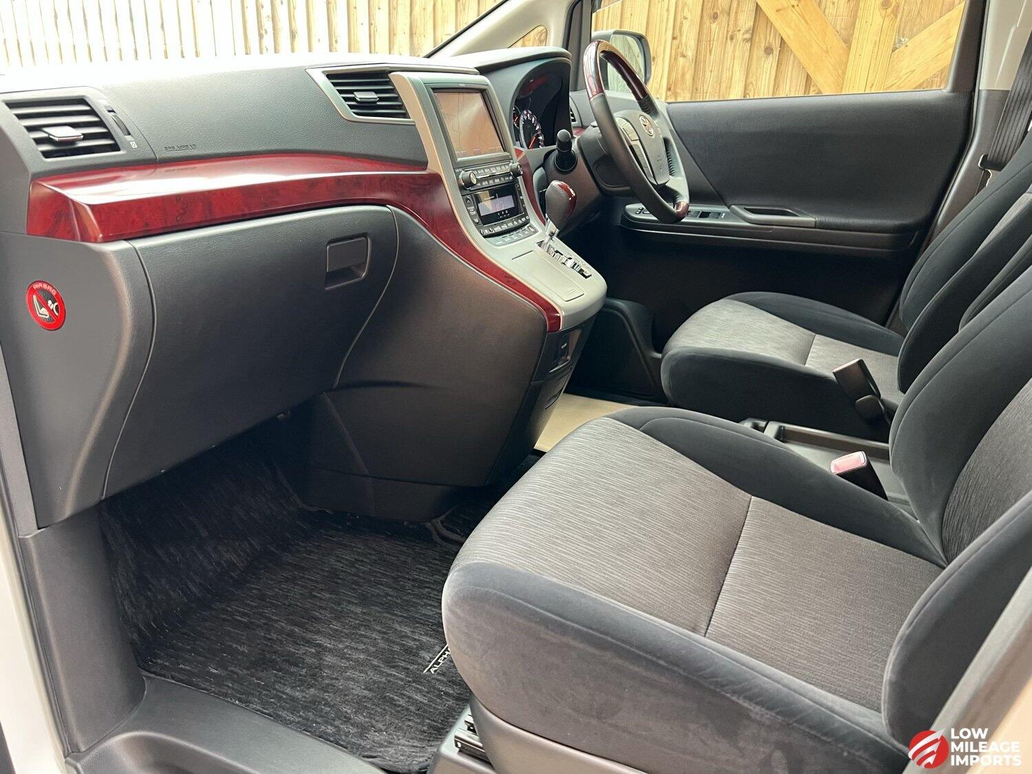 Used Toyota Alphard 2024 for sale - 76958844: Photo 16