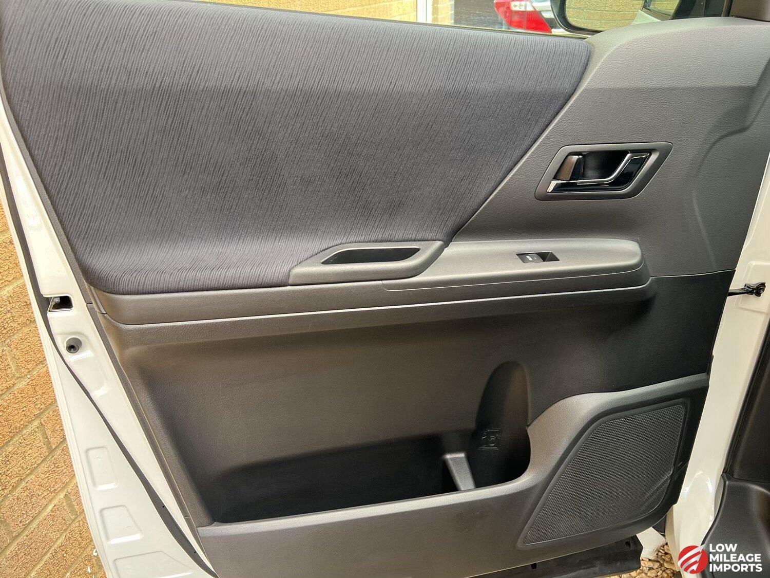 Used Toyota Alphard 2024 for sale - 76958844: Photo 17