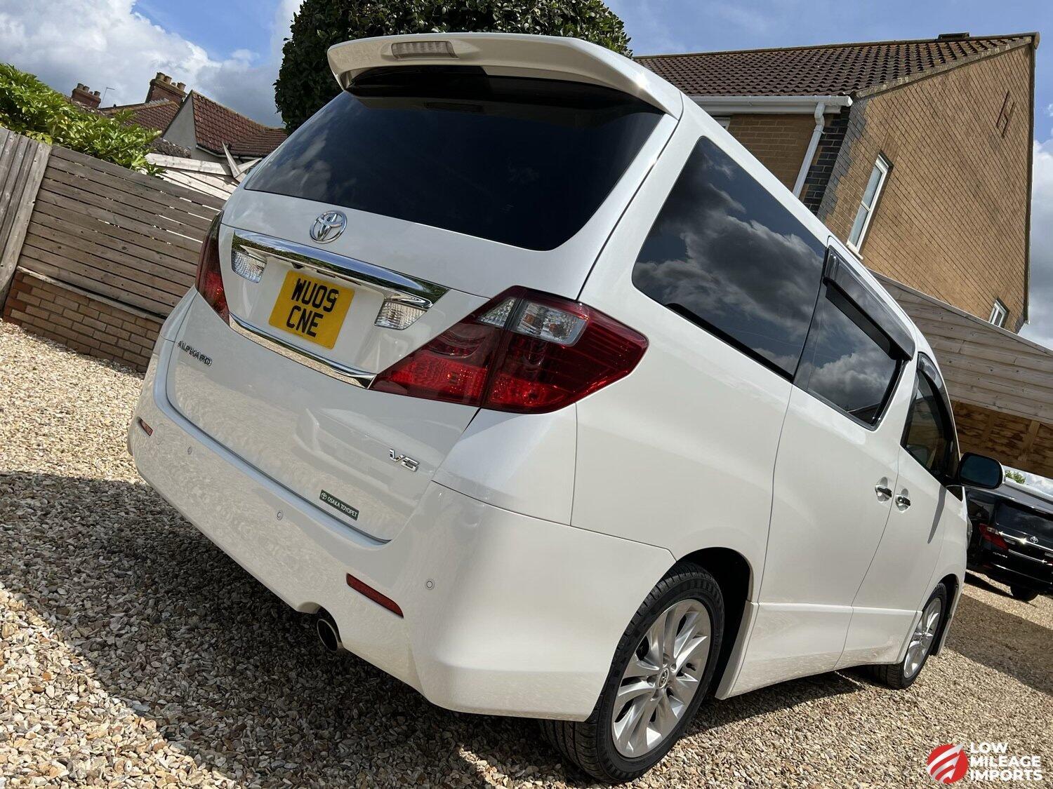 Used Toyota Alphard 2024 for sale - 76958844: Photo 32