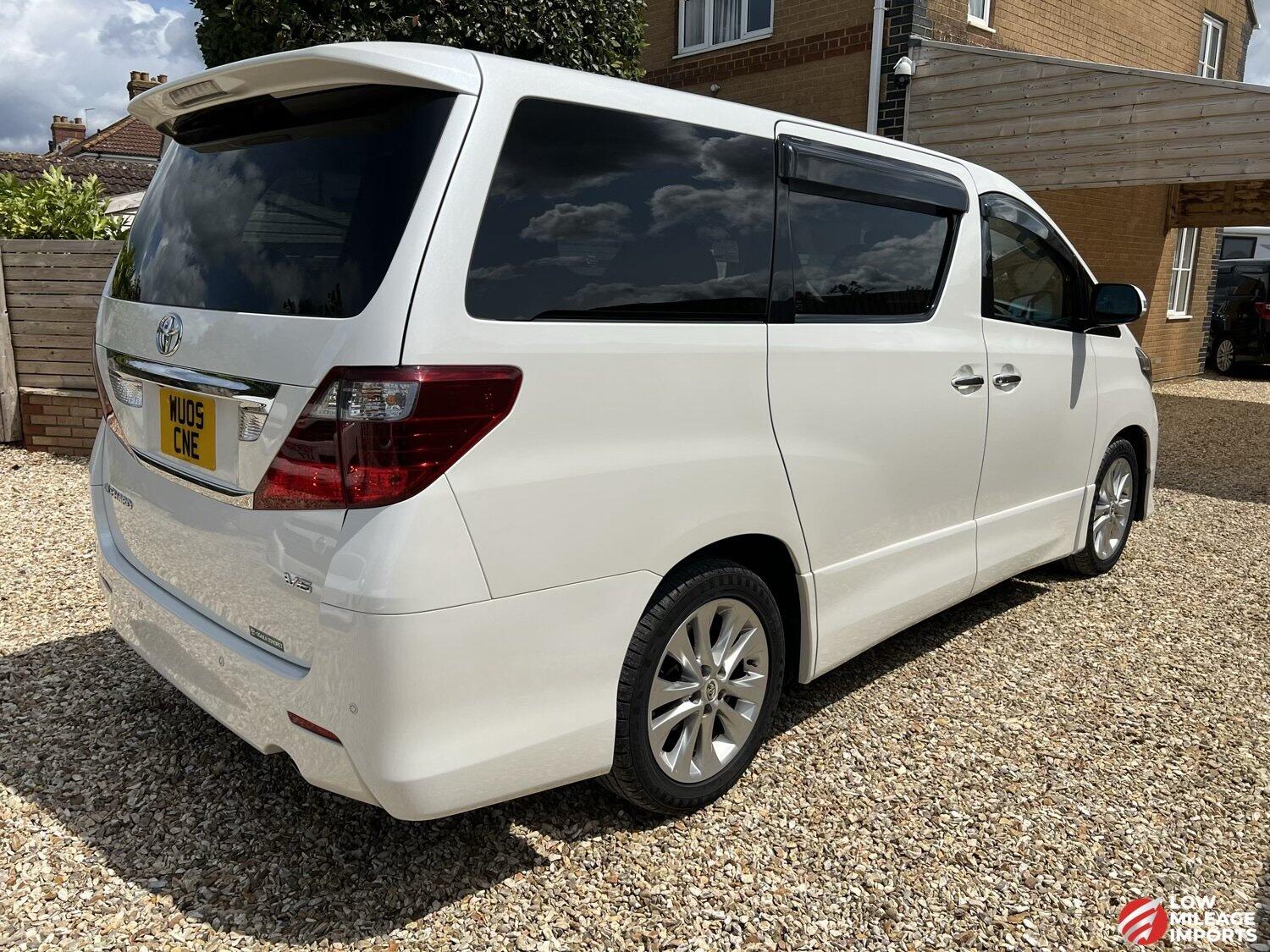 Used Toyota Alphard 2024 for sale - 76958844: Photo 8