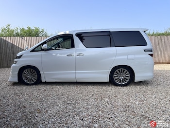 Used Toyota Vellfire 2014 for sale - 79277759: Photo