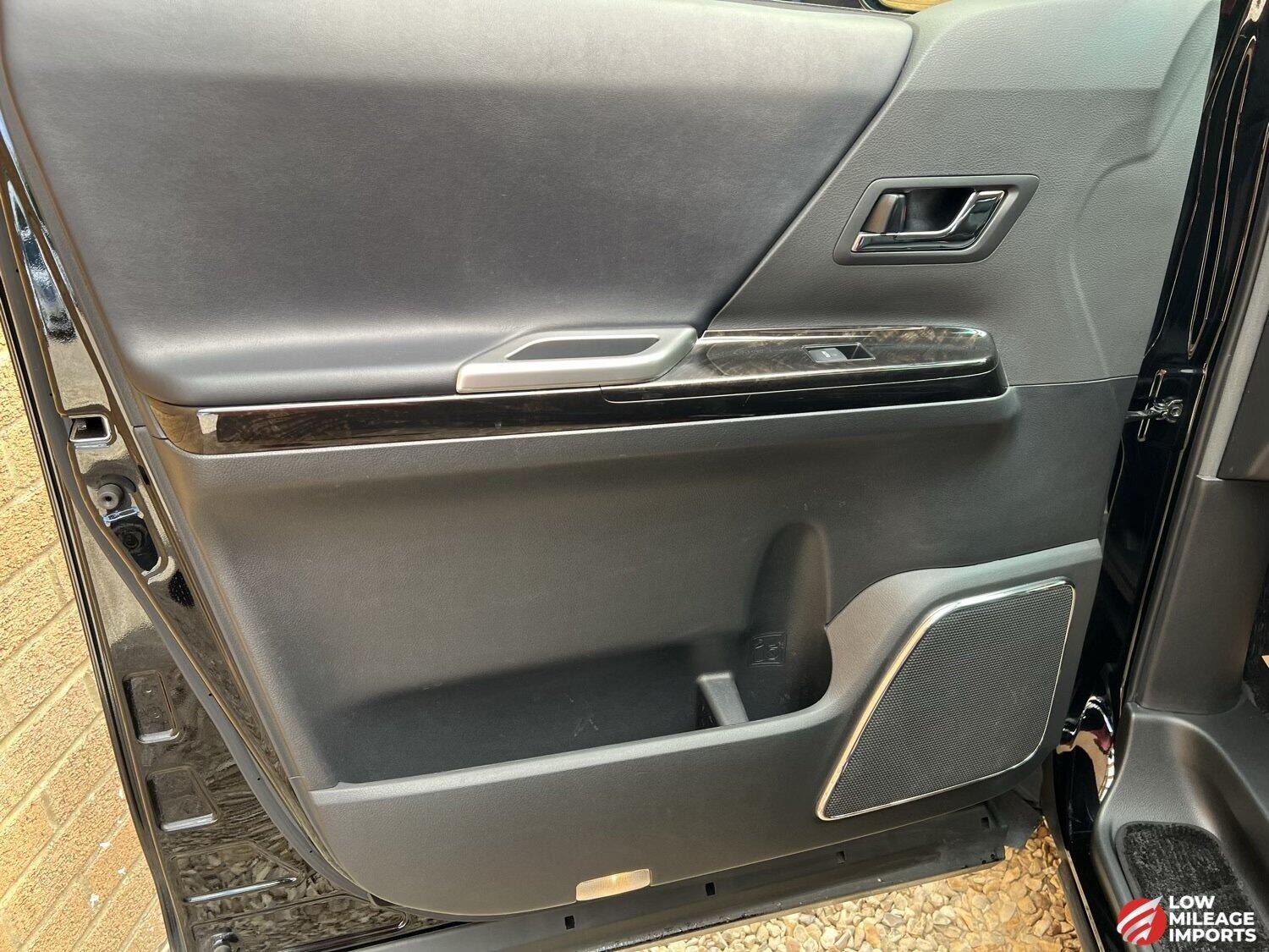 Used Toyota Alphard 2025 for sale - 76958842: Photo 17