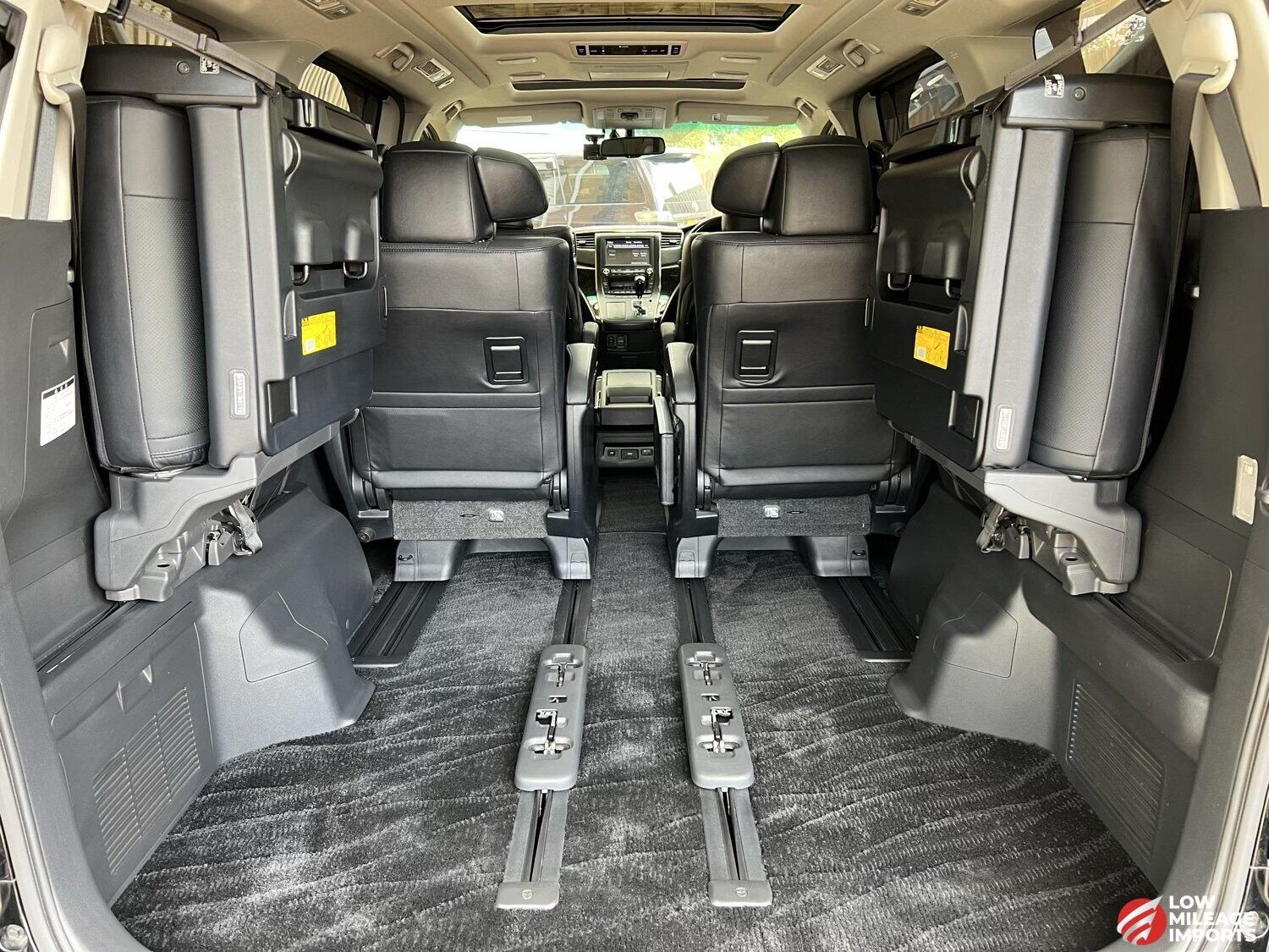 Used Toyota Alphard 2025 for sale - 76958842: Photo 31