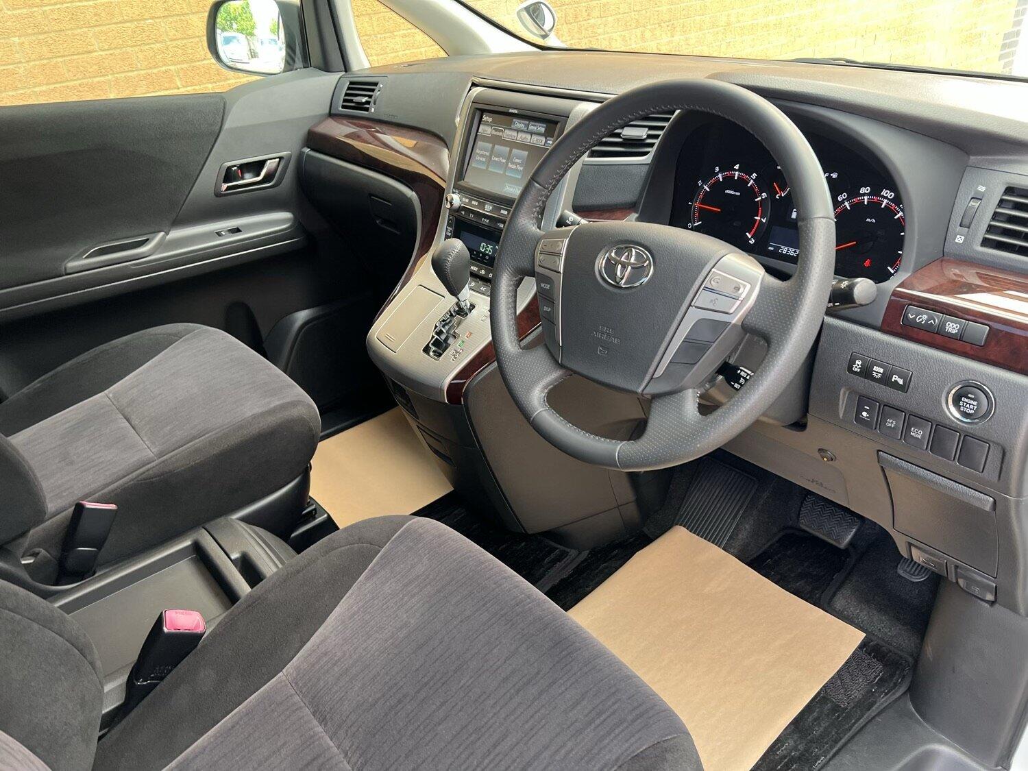 Used Toyota Alphard 2024 for sale - 76958841: Photo 10