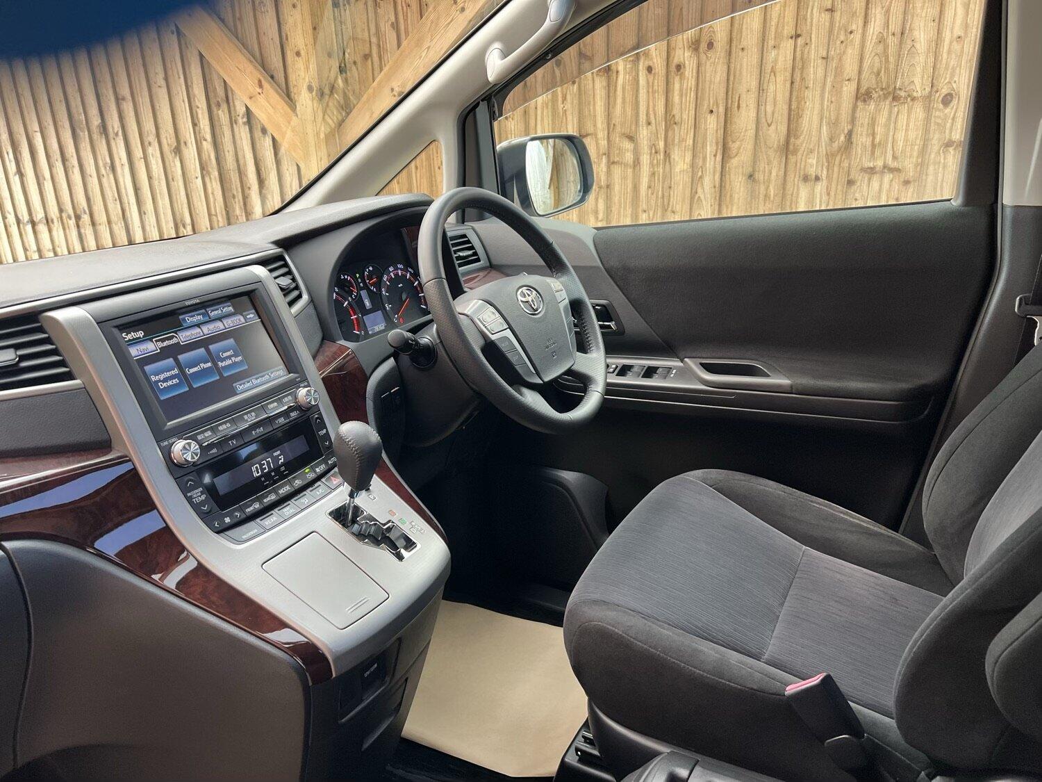 Used Toyota Alphard 2024 for sale - 76958841: Photo 18