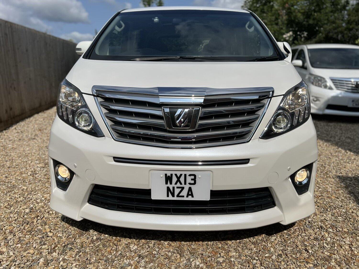 Used Toyota Alphard 2024 for sale - 76958841: Photo 2