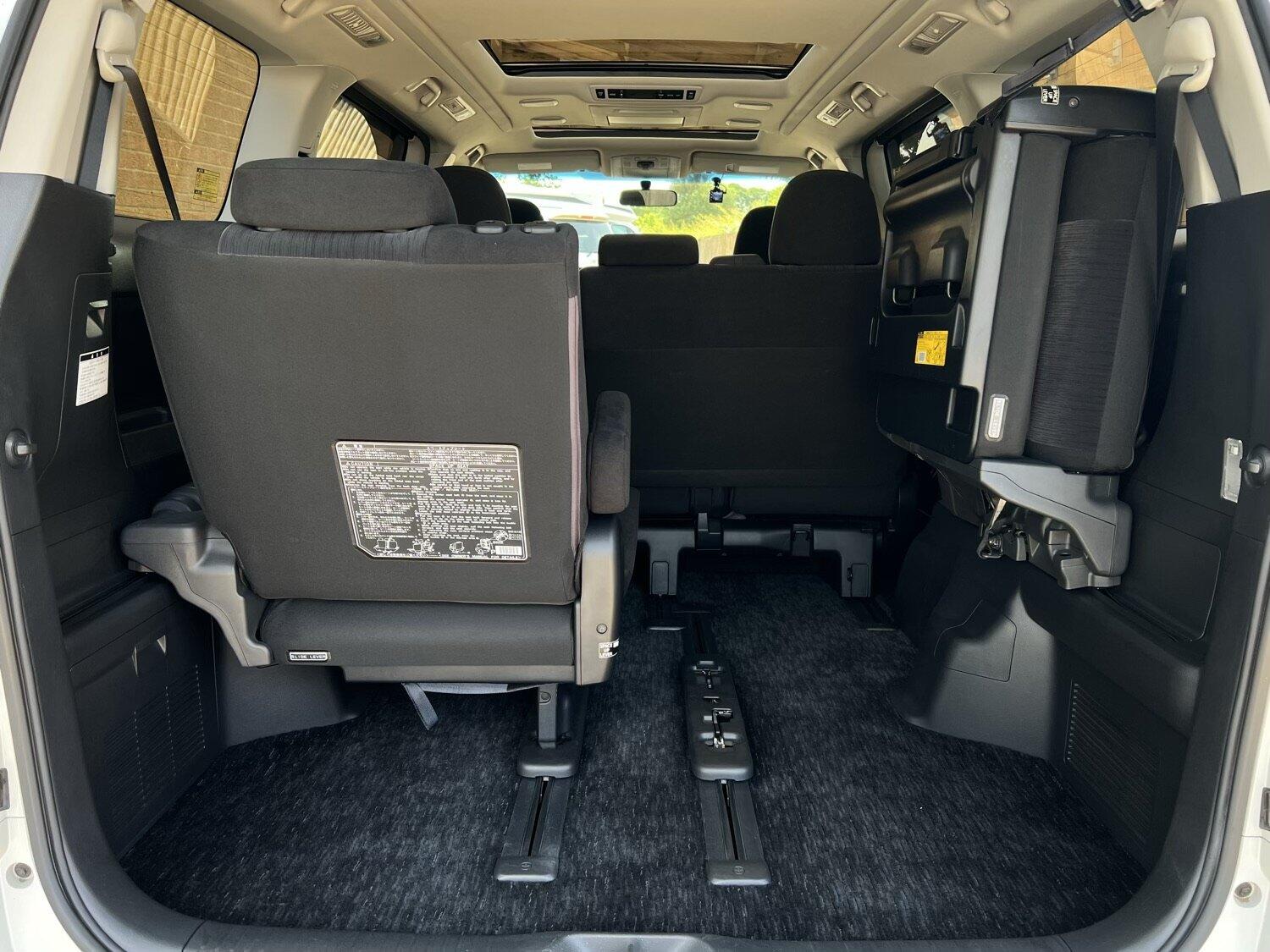 Used Toyota Alphard 2024 for sale - 76958841: Photo 30