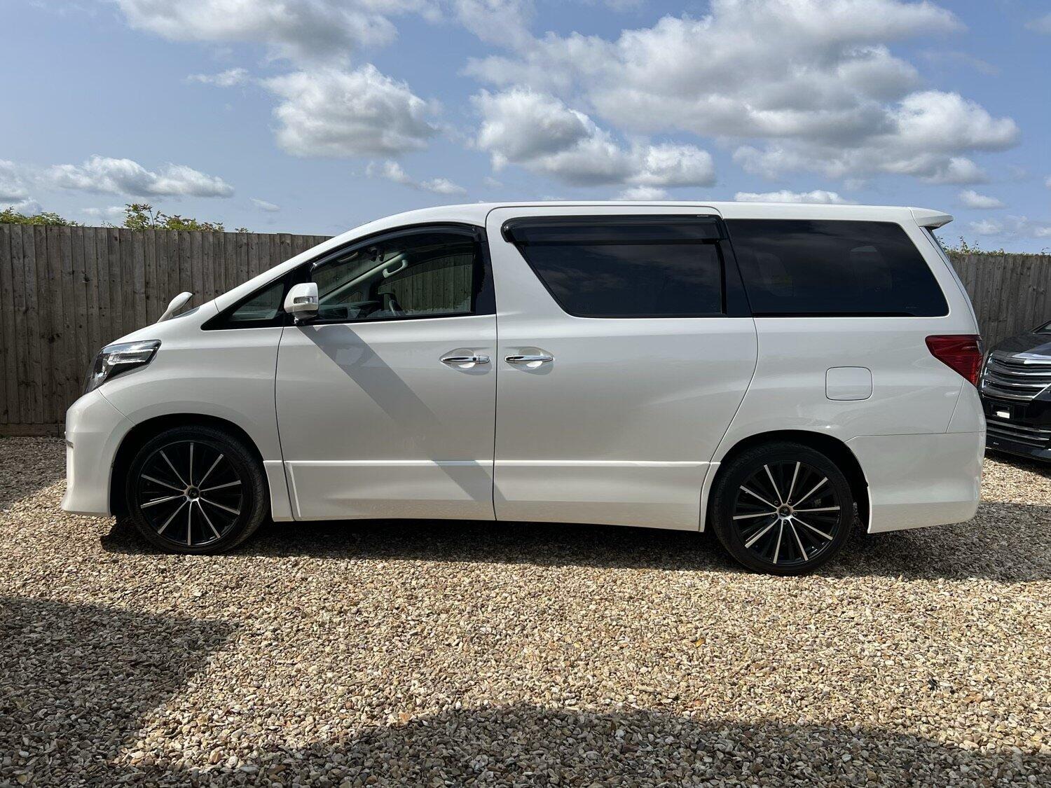 Used Toyota Alphard 2024 for sale - 76958841: Photo 4