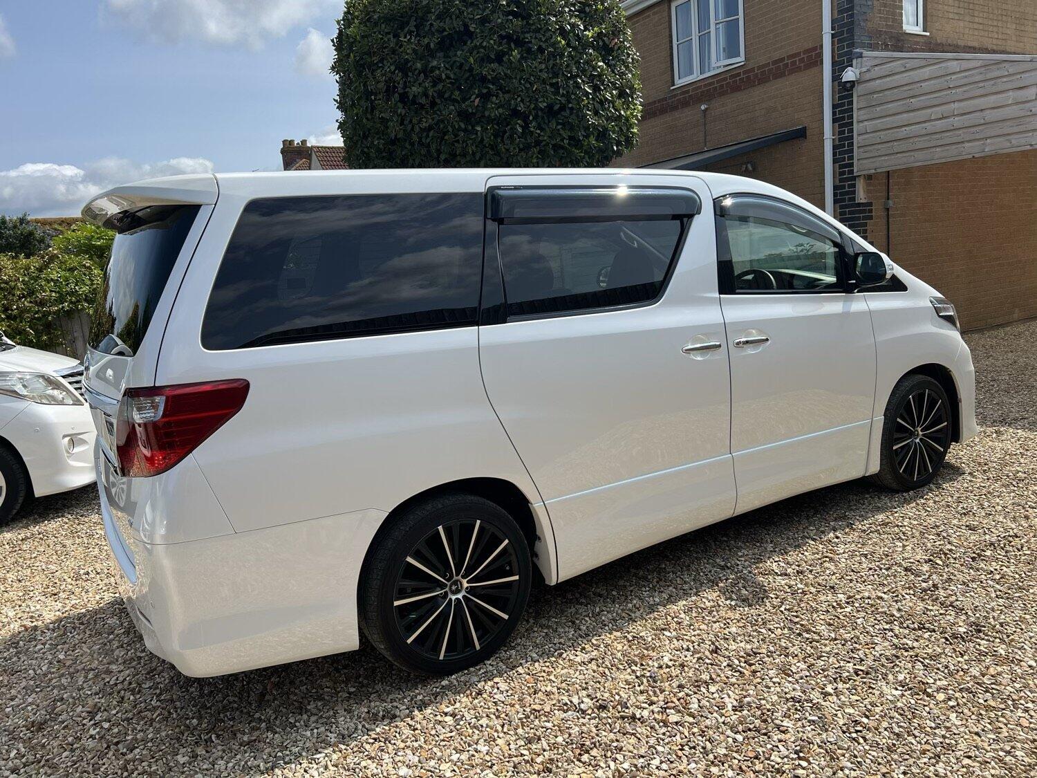 Used Toyota Alphard 2024 for sale - 76958841: Photo 8