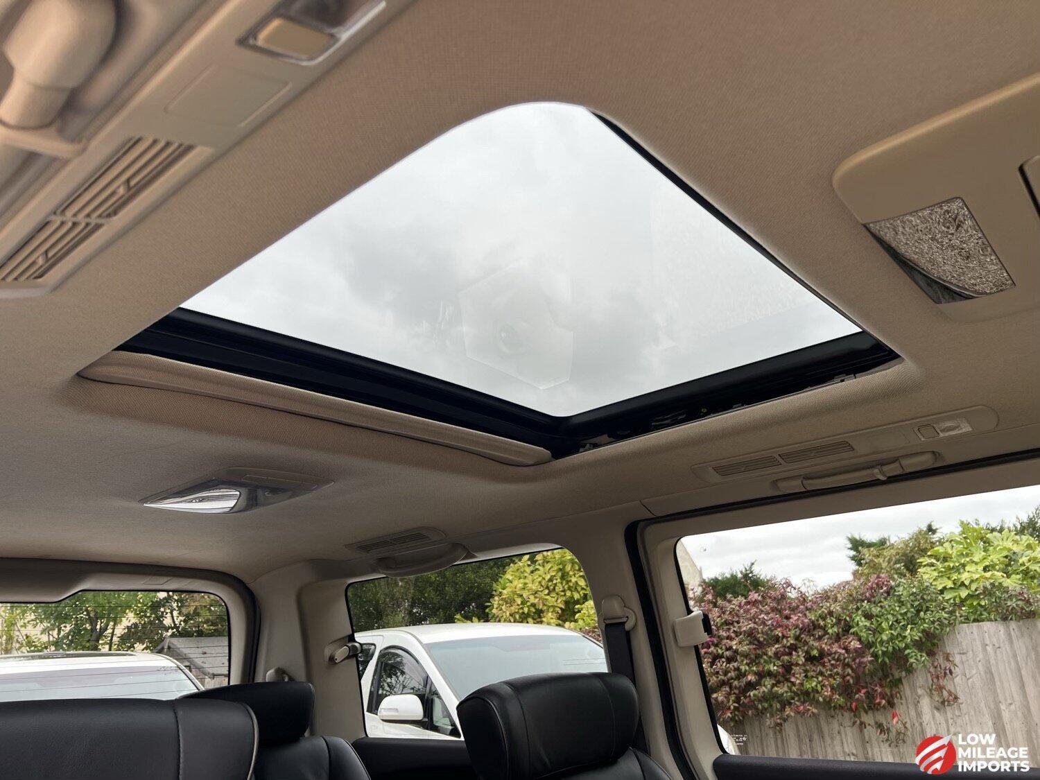 Used Nissan Elgrand 2025 for sale - 76958837: Photo 23