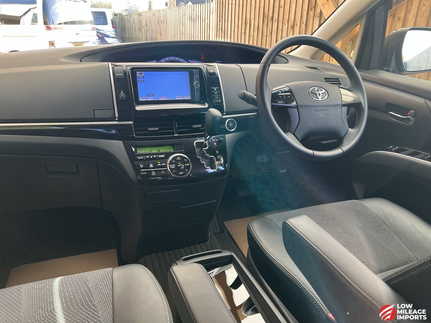 Used Toyota Estima 2025 for sale - 76958838: Photo 13