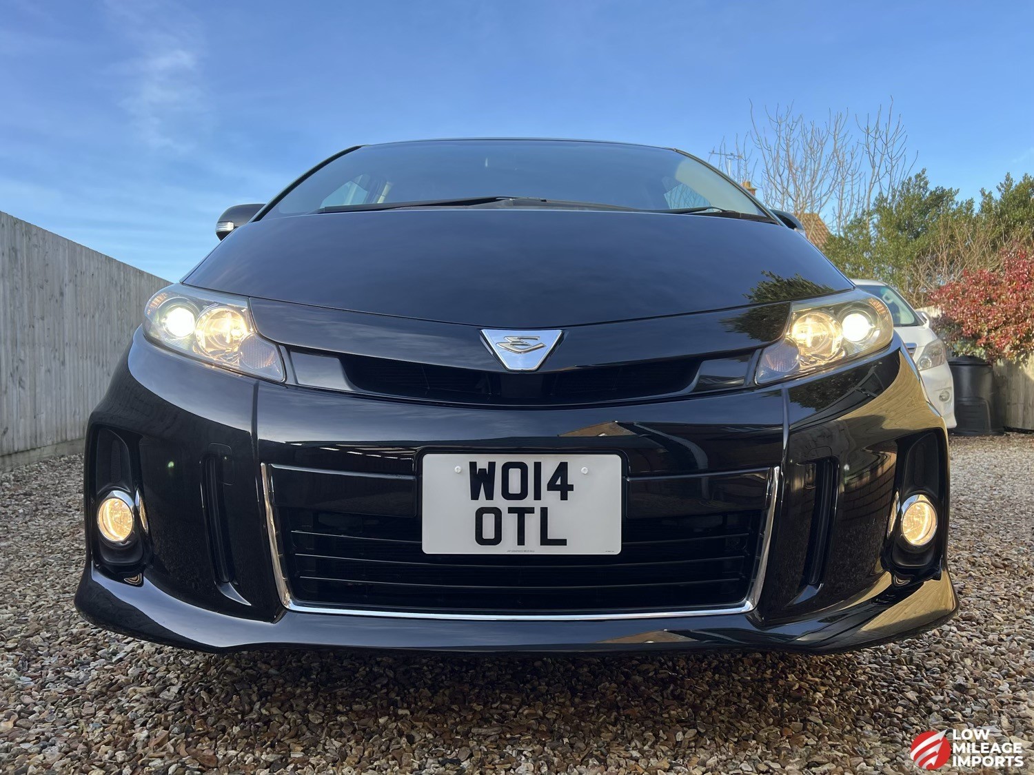 Used Toyota Estima 2025 for sale - 76958838: Photo 2