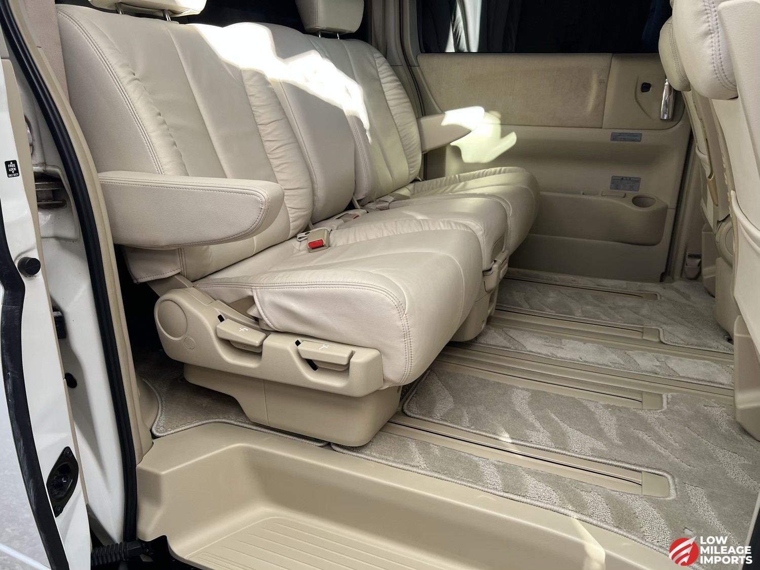 Used Nissan Elgrand 2007 for sale - 76859127: Photo 24