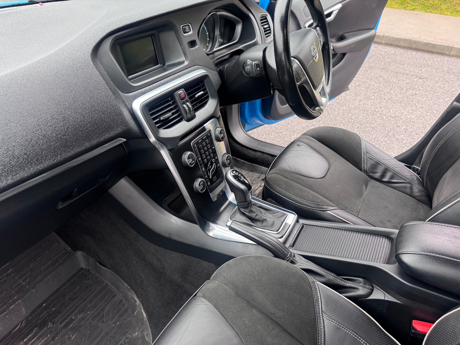 Used Volvo V40 2014 for sale - 77251536: Photo 34