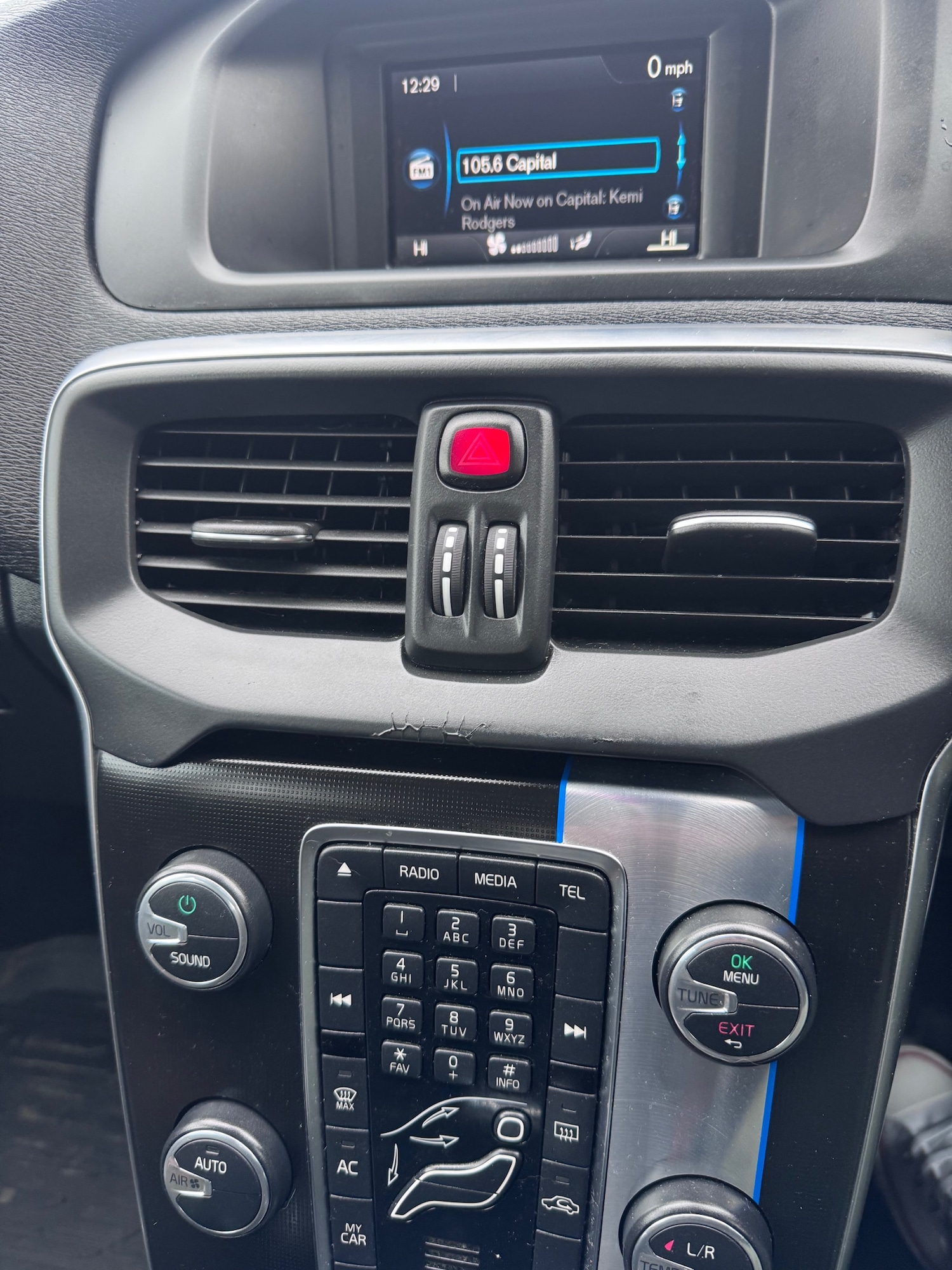 Used Volvo V40 2014 for sale - 77251536: Photo 39