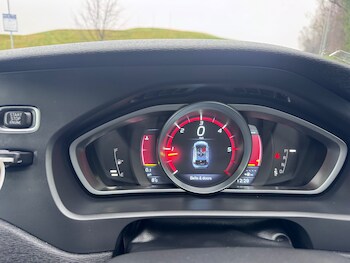 Used Volvo V40 2014 for sale - 77251536: Photo