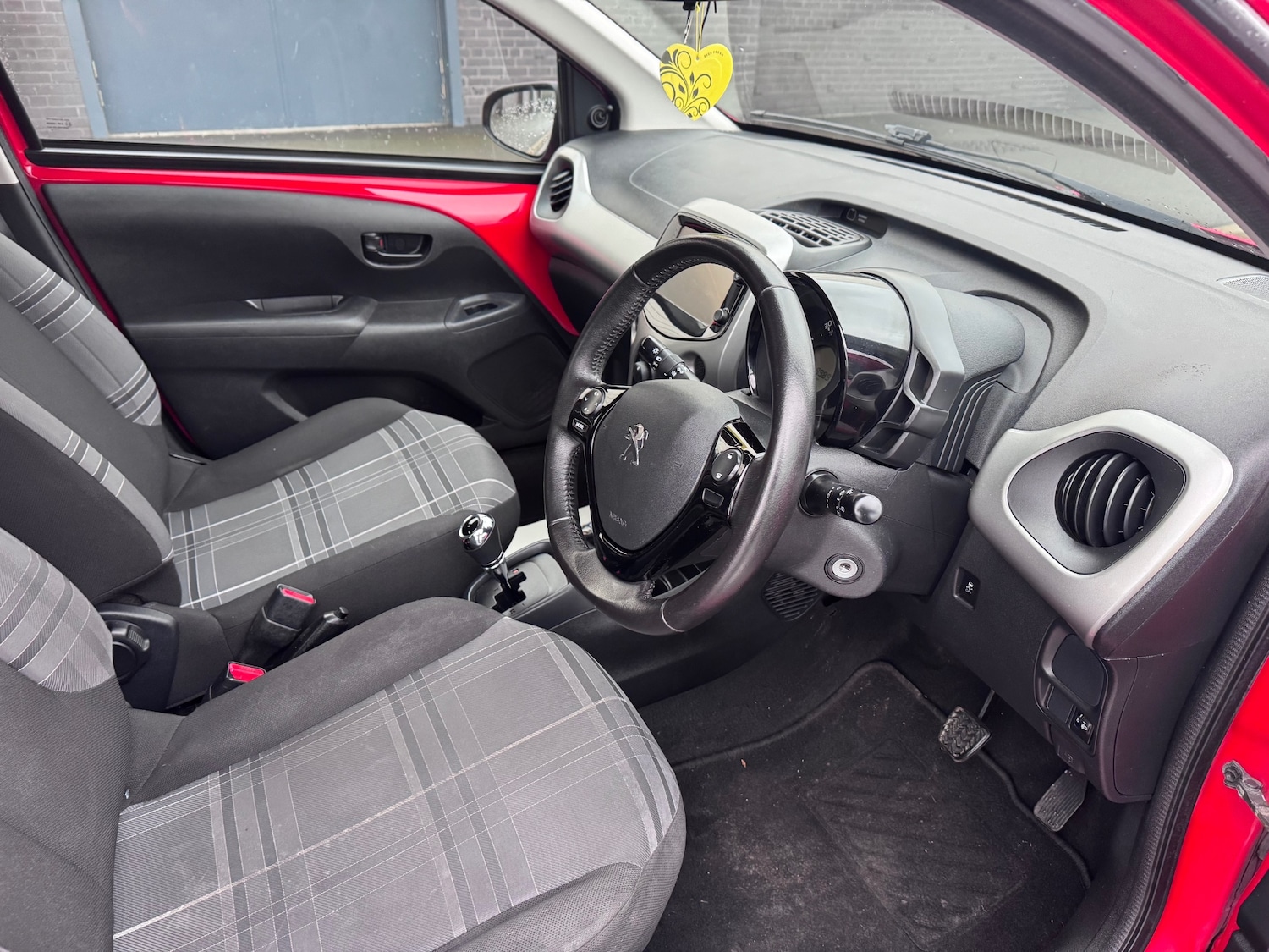 Used Peugeot 108 2016 for sale - 77610641: Photo 15