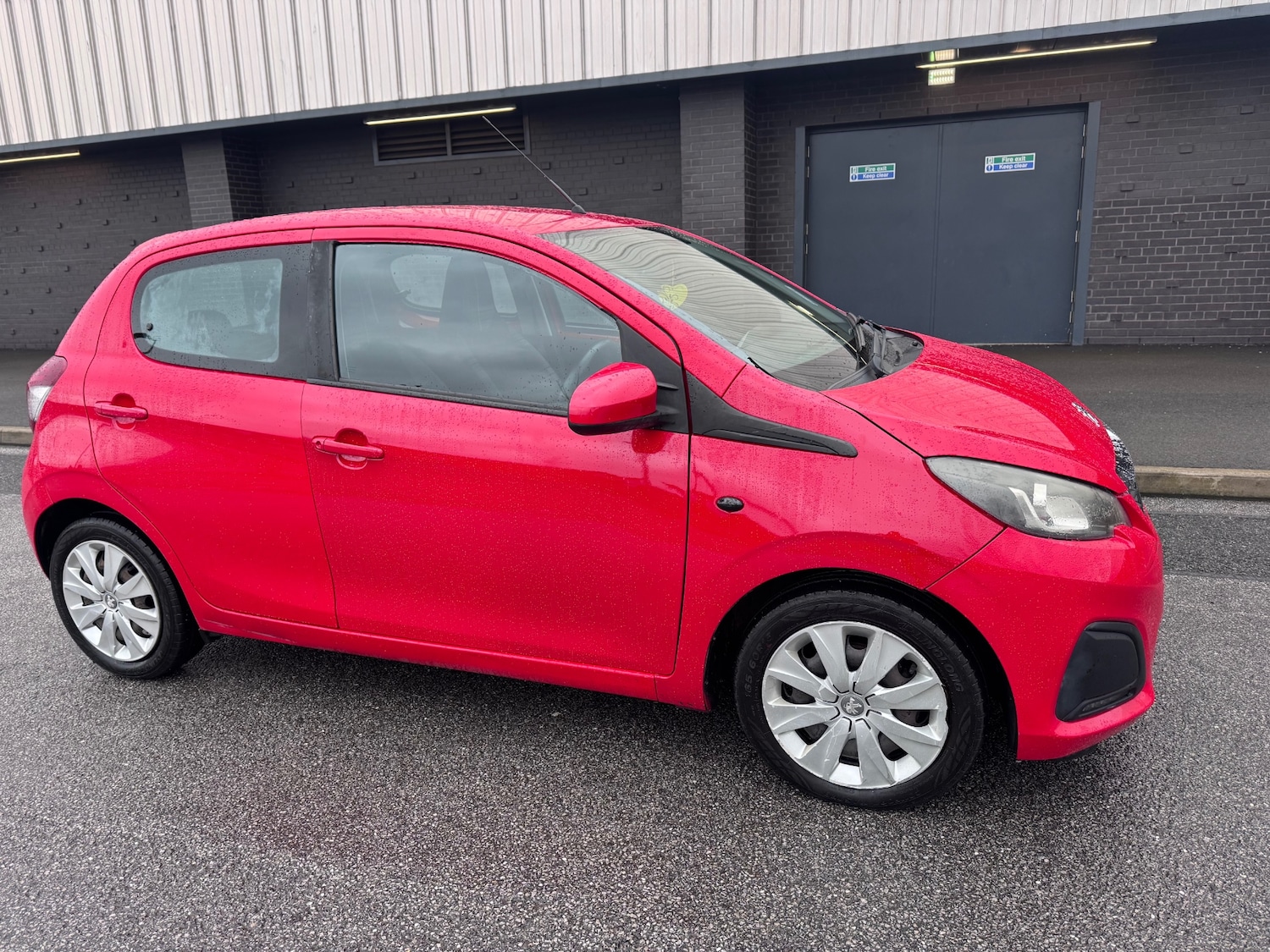 Used Peugeot 108 2016 for sale - 77610641: Photo 31