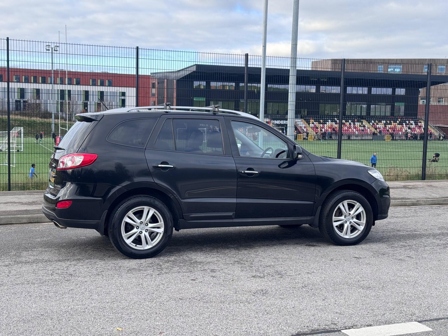 Used Hyundai Santa Fe 2011 for sale - 76597070: Photo 15