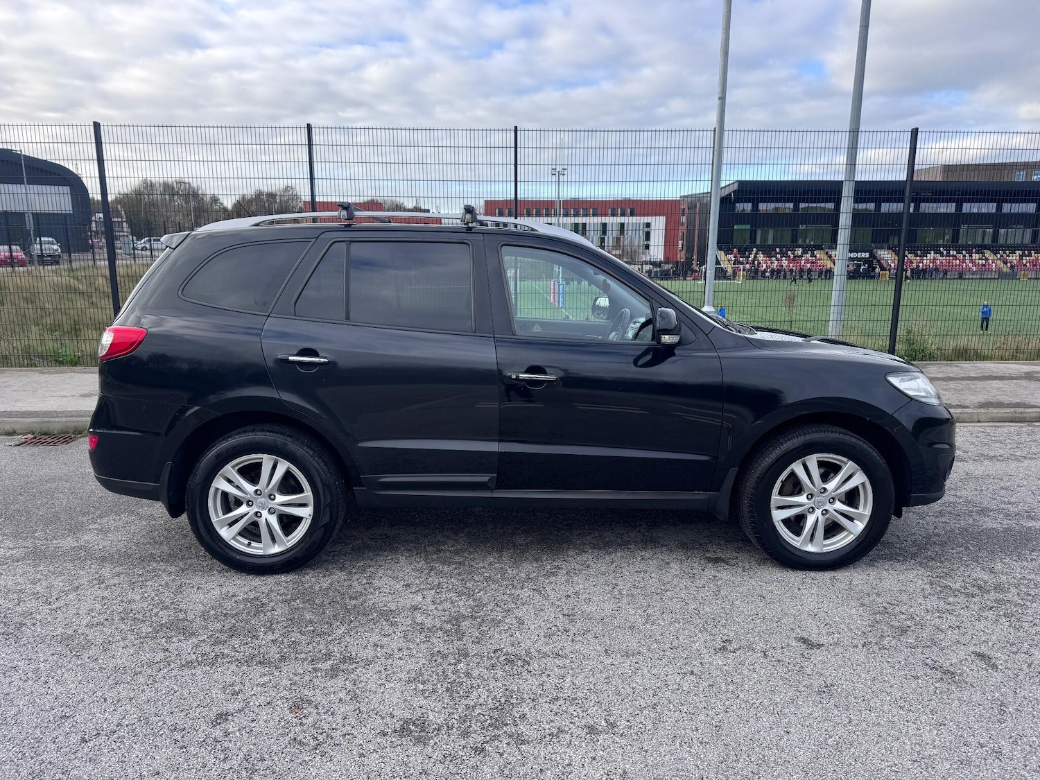 Used Hyundai Santa Fe 2011 for sale - 76597070: Photo 18