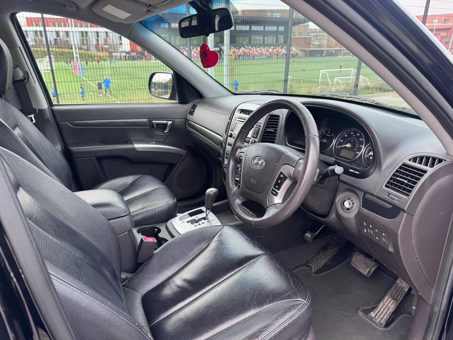 Used Hyundai Santa Fe 2011 for sale - 76597070: Photo 23