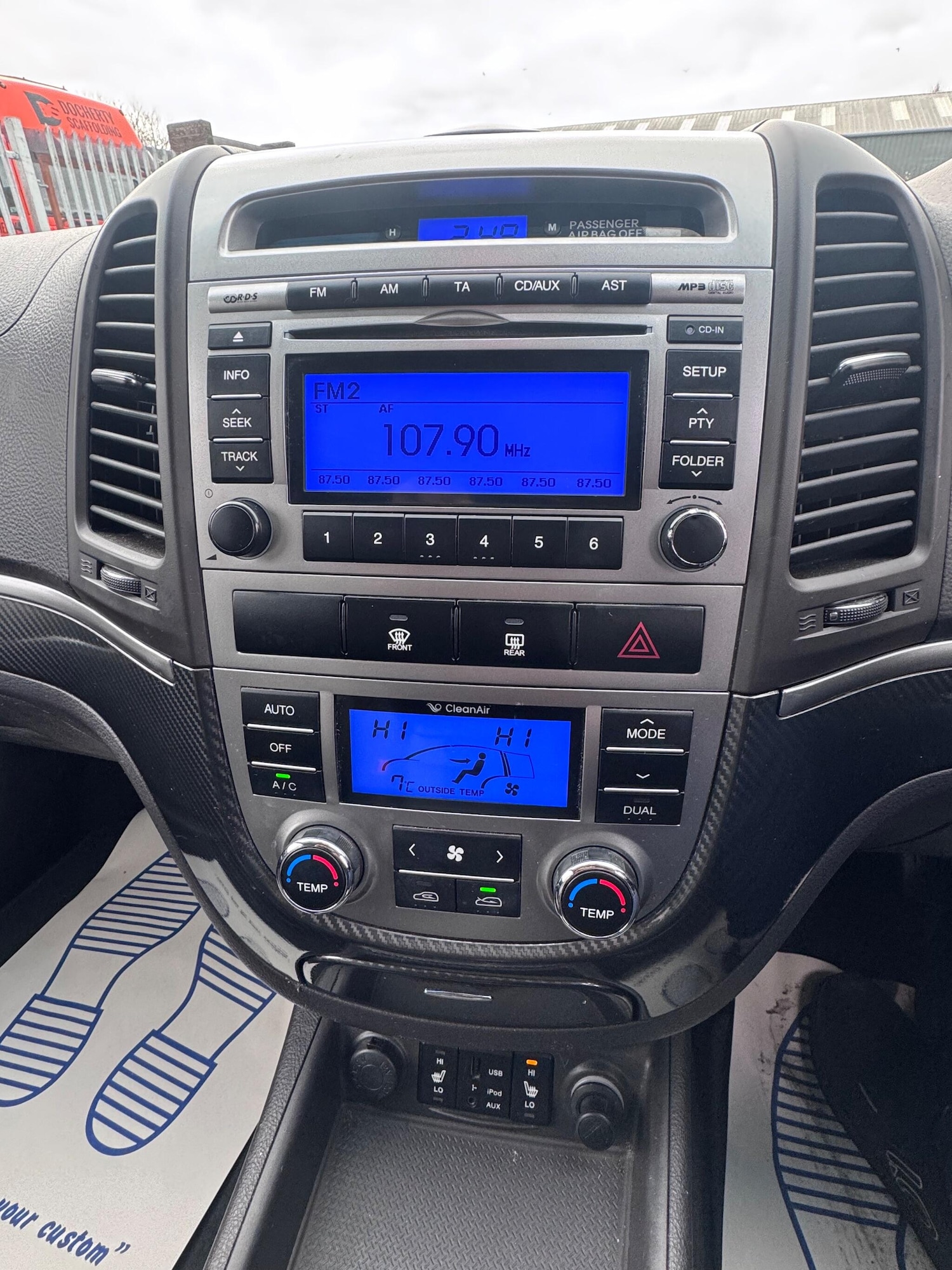 Used Hyundai Santa Fe 2011 for sale - 76597070: Photo 28