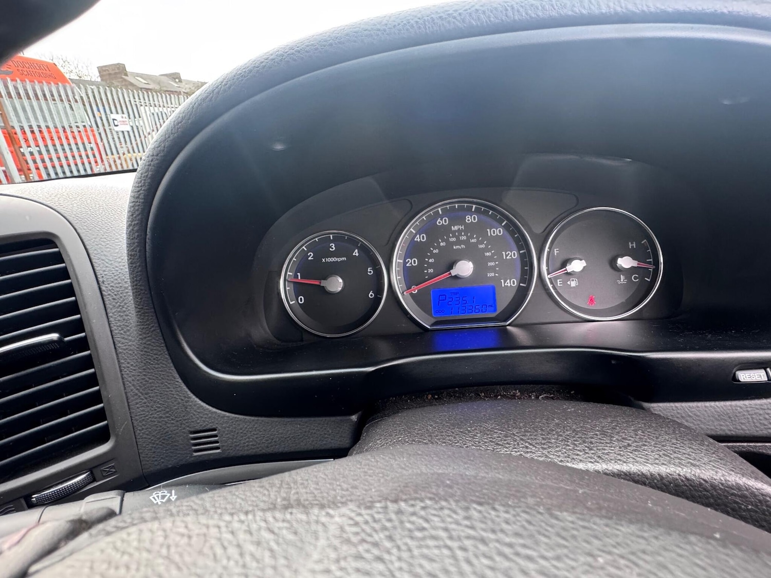 Used Hyundai Santa Fe 2011 for sale - 76597070: Photo 30