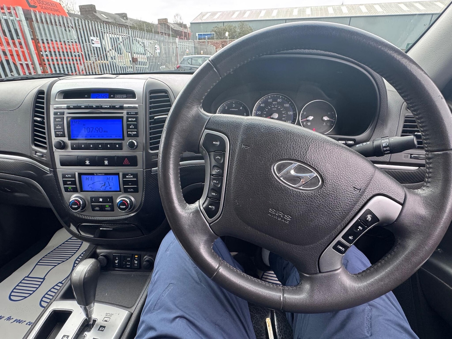 Used Hyundai Santa Fe 2011 for sale - 76597070: Photo 35