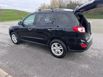 Used Hyundai Santa Fe 2011 for sale - 76597070: Photo