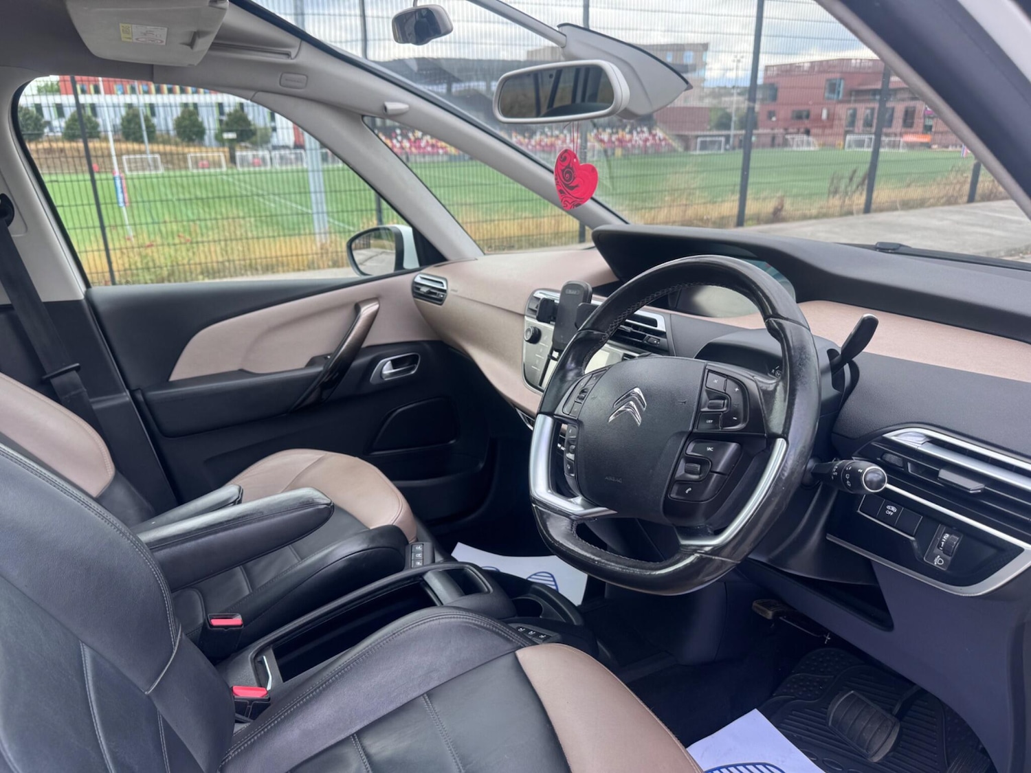 Vehicle 29