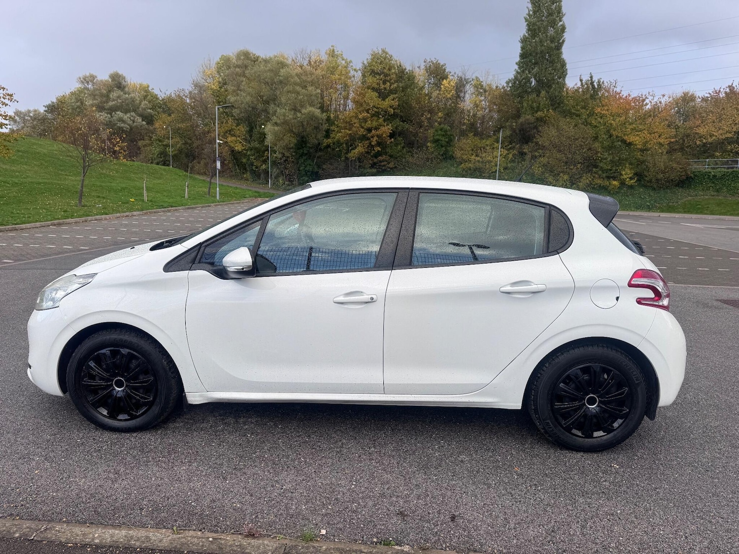 Used Peugeot 208 2013 for sale - 76360659: Photo 13