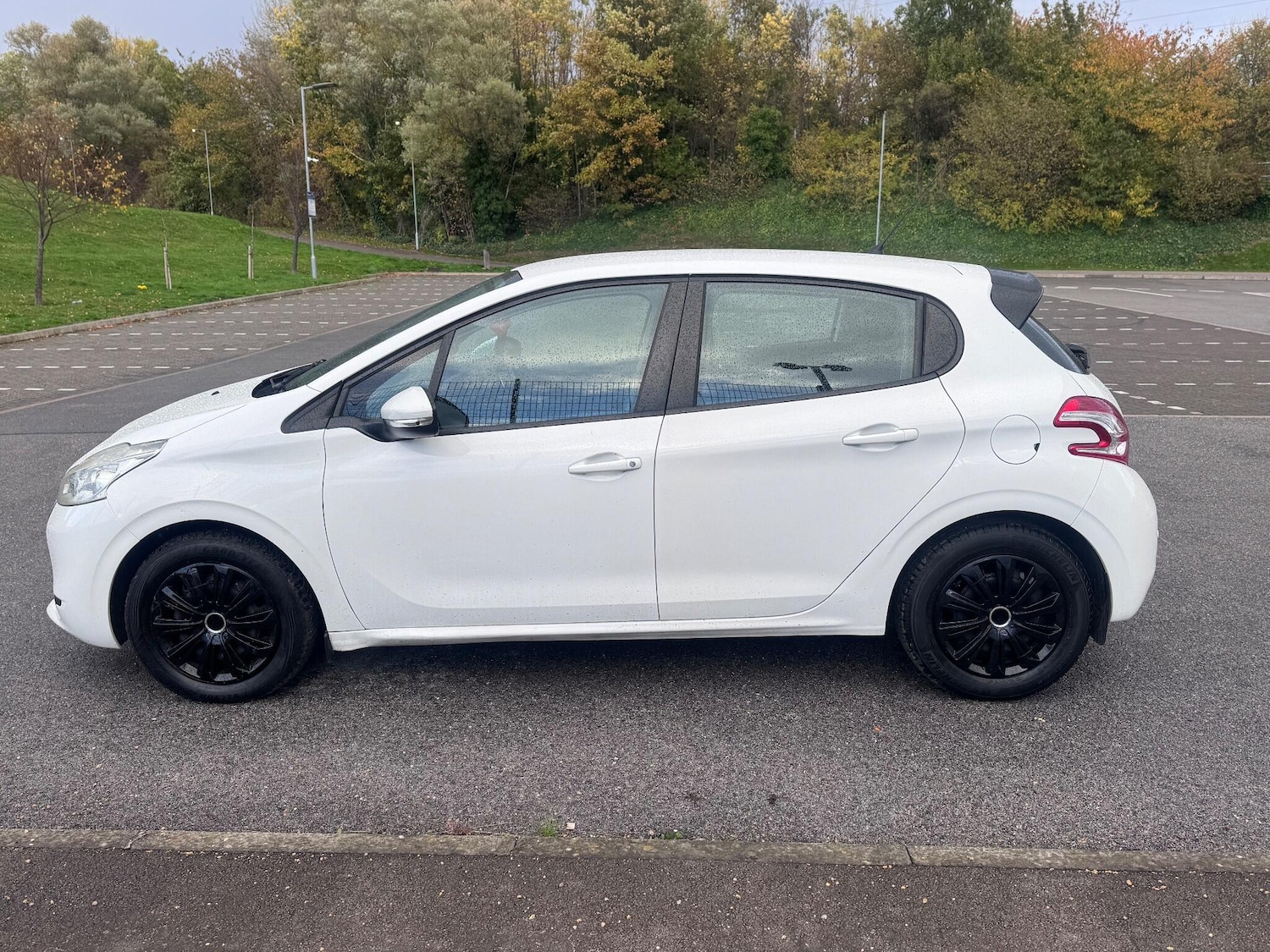 Used Peugeot 208 2013 for sale - 76360659: Photo 14
