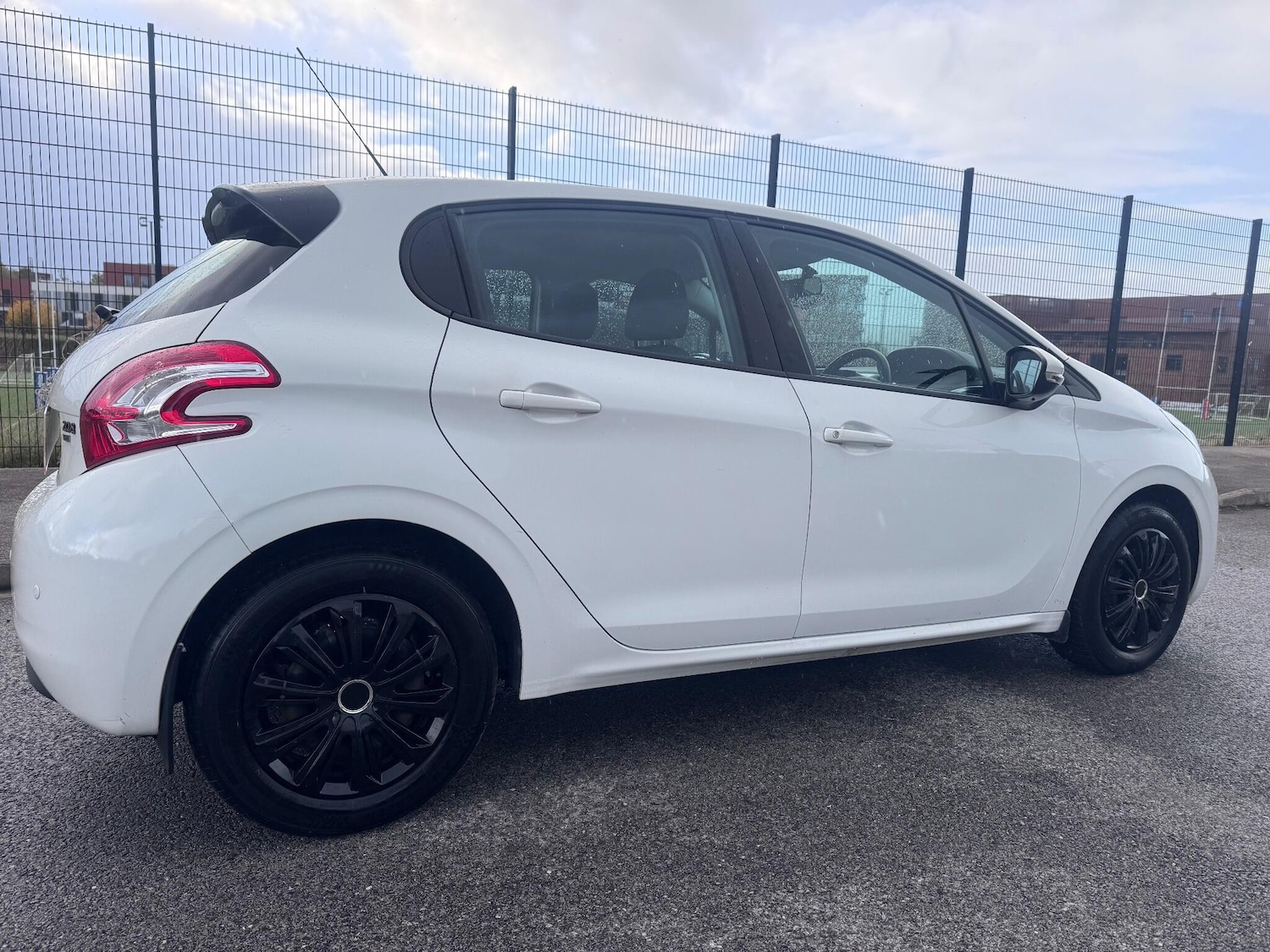 Used Peugeot 208 2013 for sale - 76360659: Photo 17