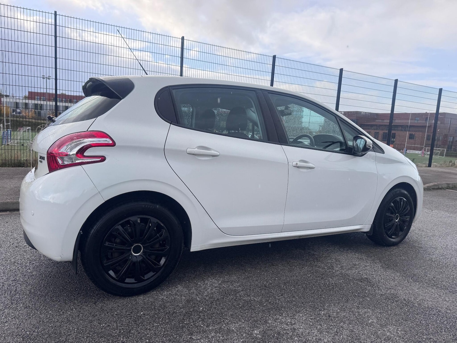 Used Peugeot 208 2013 for sale - 76360659: Photo 18