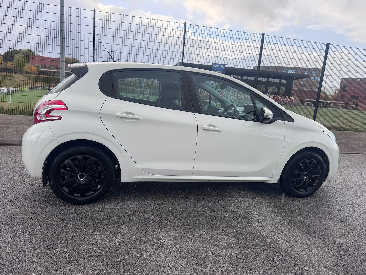 Used Peugeot 208 2013 for sale - 76360659: Photo 19