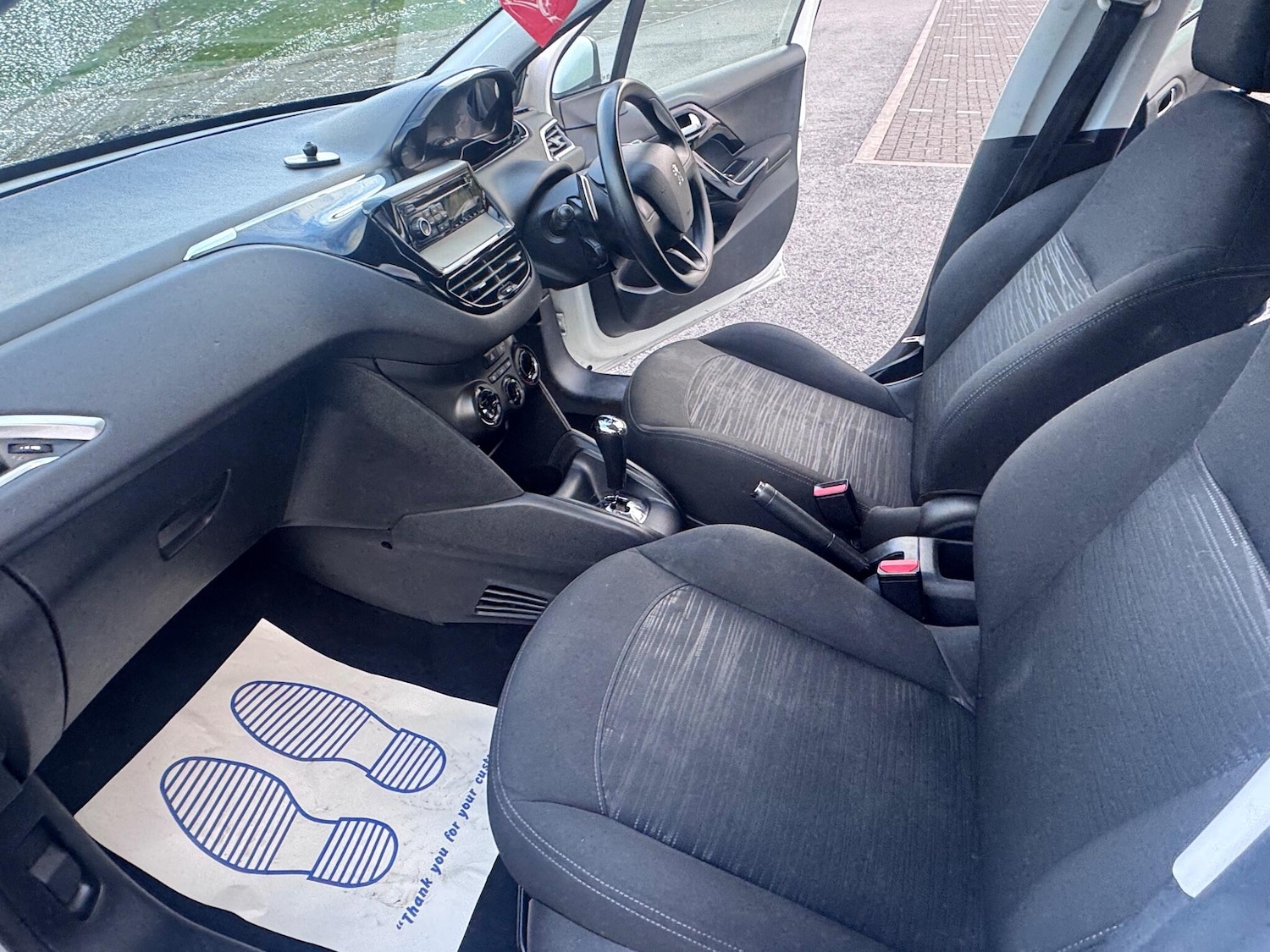 Used Peugeot 208 2013 for sale - 76360659: Photo 34