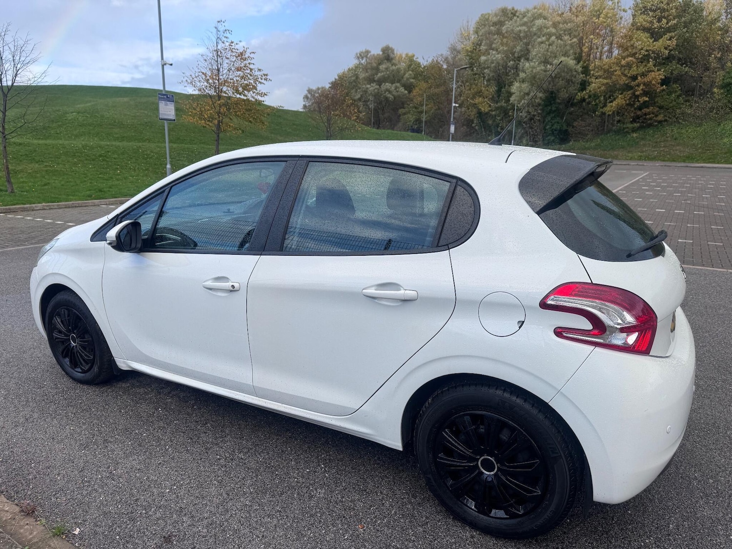 Used Peugeot 208 2013 for sale - 76360659: Photo 36