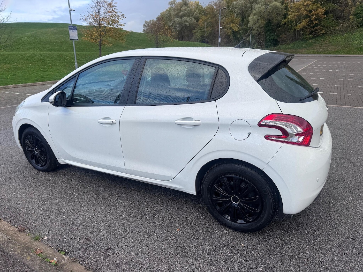 Used Peugeot 208 2013 for sale - 76360659: Photo 37