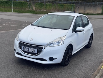 Used Peugeot 208 2013 for sale - 76360659: Photo